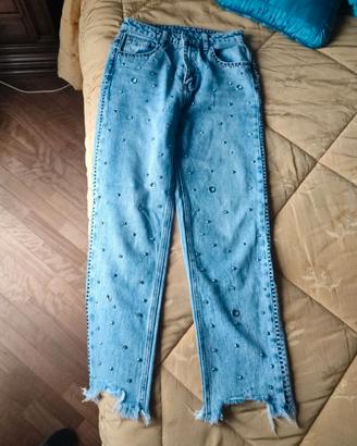 Jeans borchie e strass
