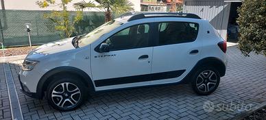 Dacia Sandero Stepway 1.0 TCe 100CV ECO-G 15th Ann