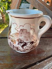 Brocca in ceramica disegnata a nano