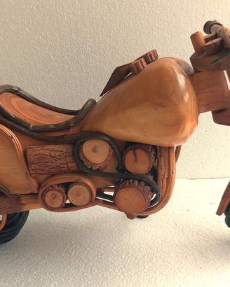 Moto in legno modello Harley Davidson fatto a mano