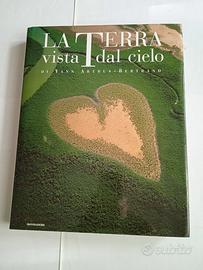 LA TERRA VISTA DAL CIELO N. 561 pagine illustrate