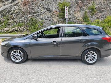 Ford Focus bluetec 1.5 TDci automatica 