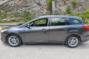 Ford Focus bluetec 1.5 TDci automatica 
