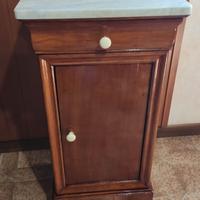 Comodino capuccino in ciliegio massello restaurato