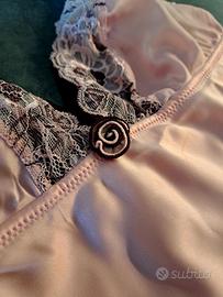 Lingerie per la notte in raso e pizzo