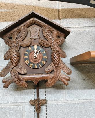 vecchio orologio a cucù 
