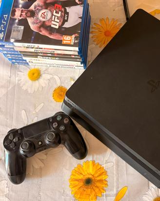 Playstation 4 con 7 giochi e joystick