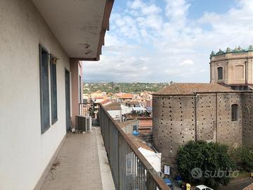 Grande appartamento angolare chiesa San Nicolò