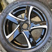 Cerchi in lega + pneumatici estivi Citroen C3