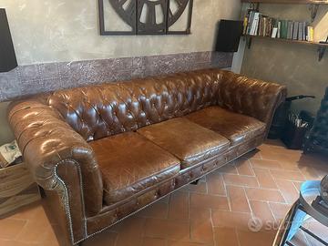 Divano VERA PELLE Chesterfield