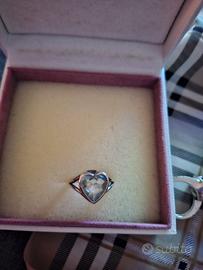 Anello argento con pietra a forma di cuore acquama
