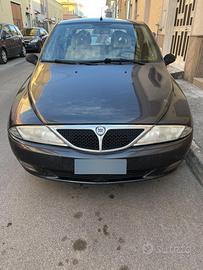Lancia y