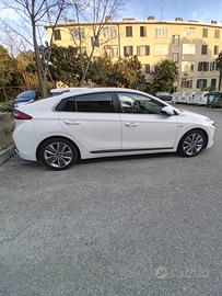 Hyundai ioniq hybrid 