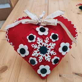 Cuore Natalizio in Feltro Rosso Fatto a Mano - Dec