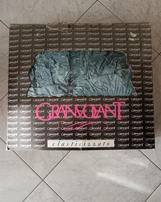 Set copridivano 2 posti e poltrona nuovi
