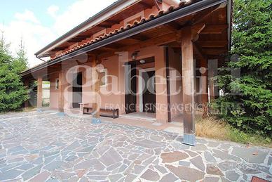 Villa bifamiliare Castel di Sangro [C1 BVNENRVRG]