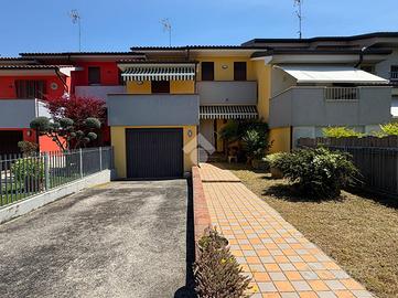 VILLA A SCHIERA A CONSELVE