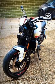 Triumph Trident 660 Crystal White
