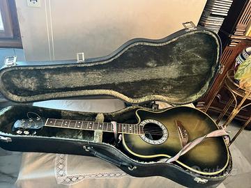 Chitarra ovation con custodia