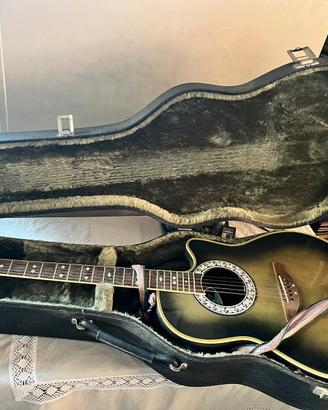 Chitarra ovation con custodia