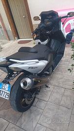 Moto tmax