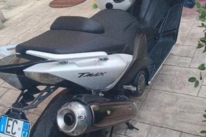 Moto tmax