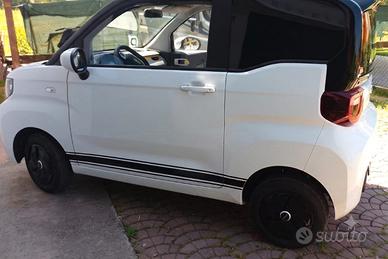 Auto elettrica - quadriciclo - patente  B1
