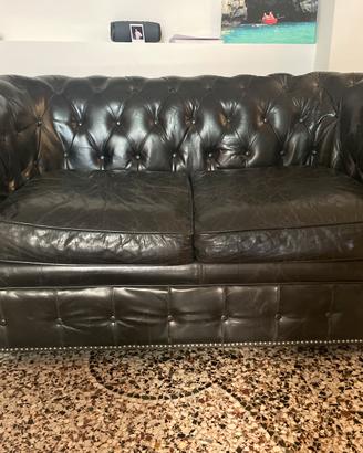 Divano pelle chesterfield