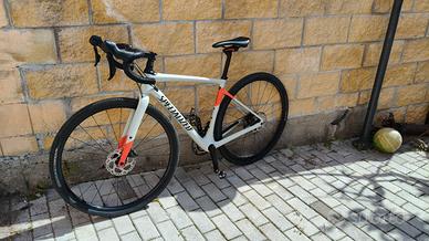 Bicicletta Gravel specialized Diverge carbon