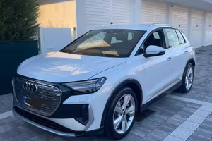 Q4 40 E-TRON S Line edition