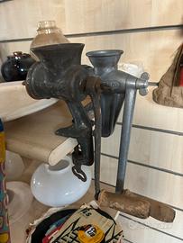 Tritacarne Manuale Vintage in Ghisa