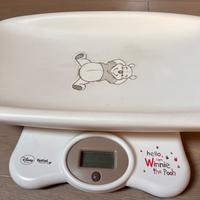 Bilancia pesa neonati