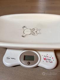 Bilancia pesa neonati
