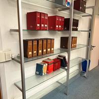 libreria da ufficio in metallo e vetro temperato