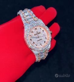 orologio di lusso ricoperto di diamanti