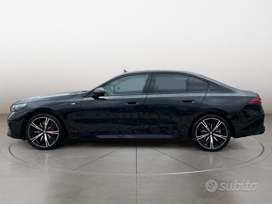 BMW 5 Series 2025 photo 2