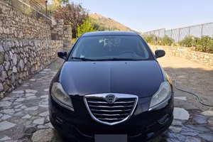 Lancia Delta 1.6 MJT 120CV Gold (2013) – Nero Etna