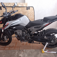 Ktm duke 790 2023 pari a nuovo con kit