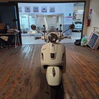 Piaggio Vespa 300 GTS - 2016