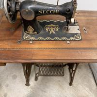 Macchina da cucire Necchi vintage
