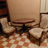 Tavolo in noce Luigi Filippo con poltrone 1800