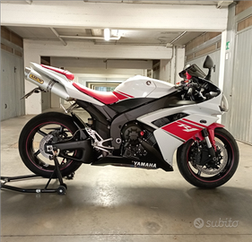 Yamaha YZF R1