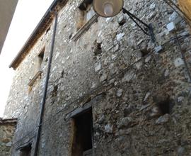 Palazzo Antico nel centro storico del borgo