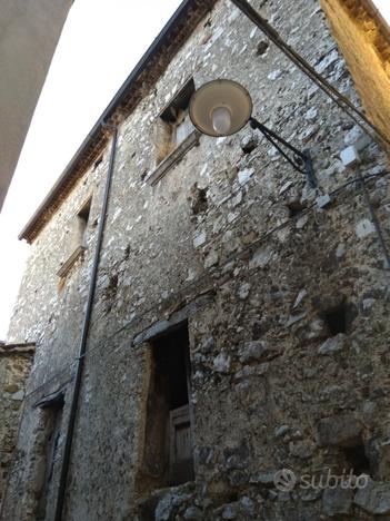 Palazzo Antico nel centro storico del borgo