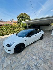Tesla model 3 standard range plus