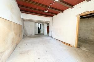 Locale/Deposito di mq 300. COM/304