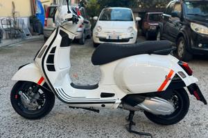 Vespa gts 300 hpe sport km 1900