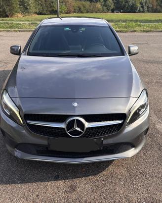 Mercedes Benz Classe A 180D Automatica Sport2016