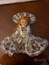 Bambola in ceramica da collezione