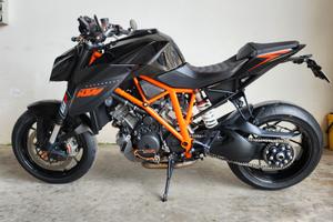 ktm 1290 superduke r 